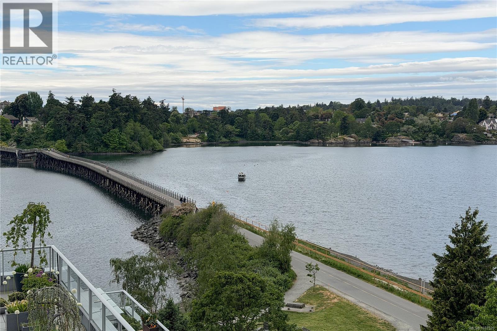 PH2 365 Waterfront Crescent, Victoria