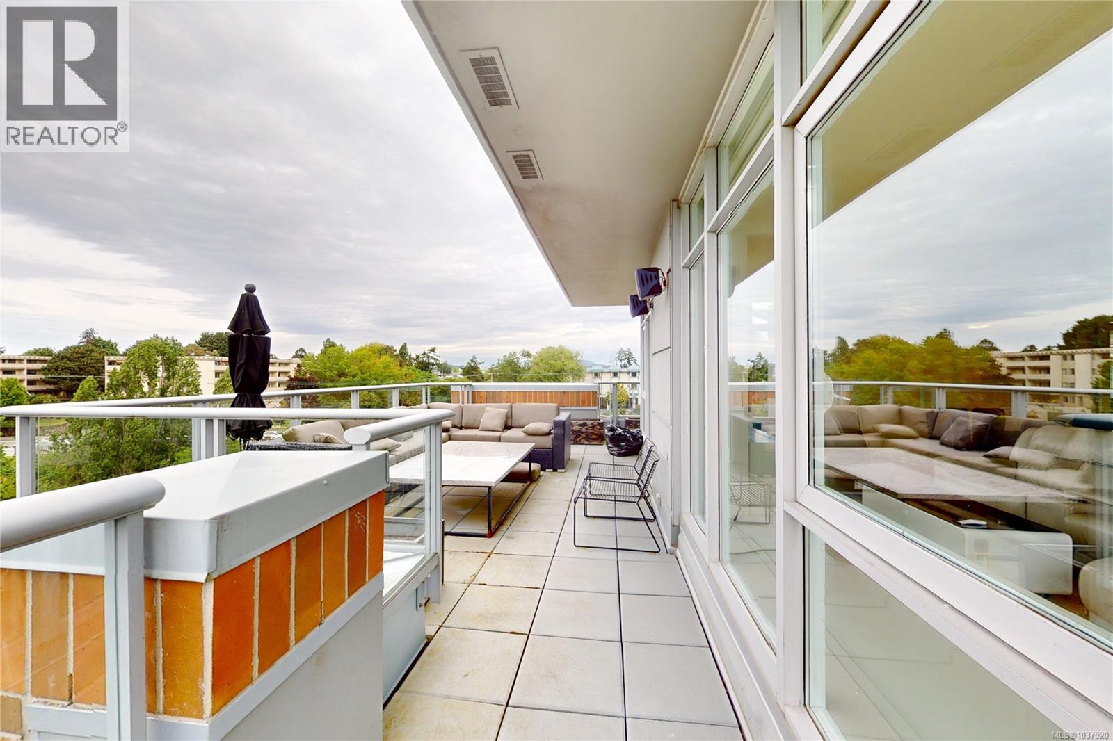 PH2 365 Waterfront Crescent, Victoria