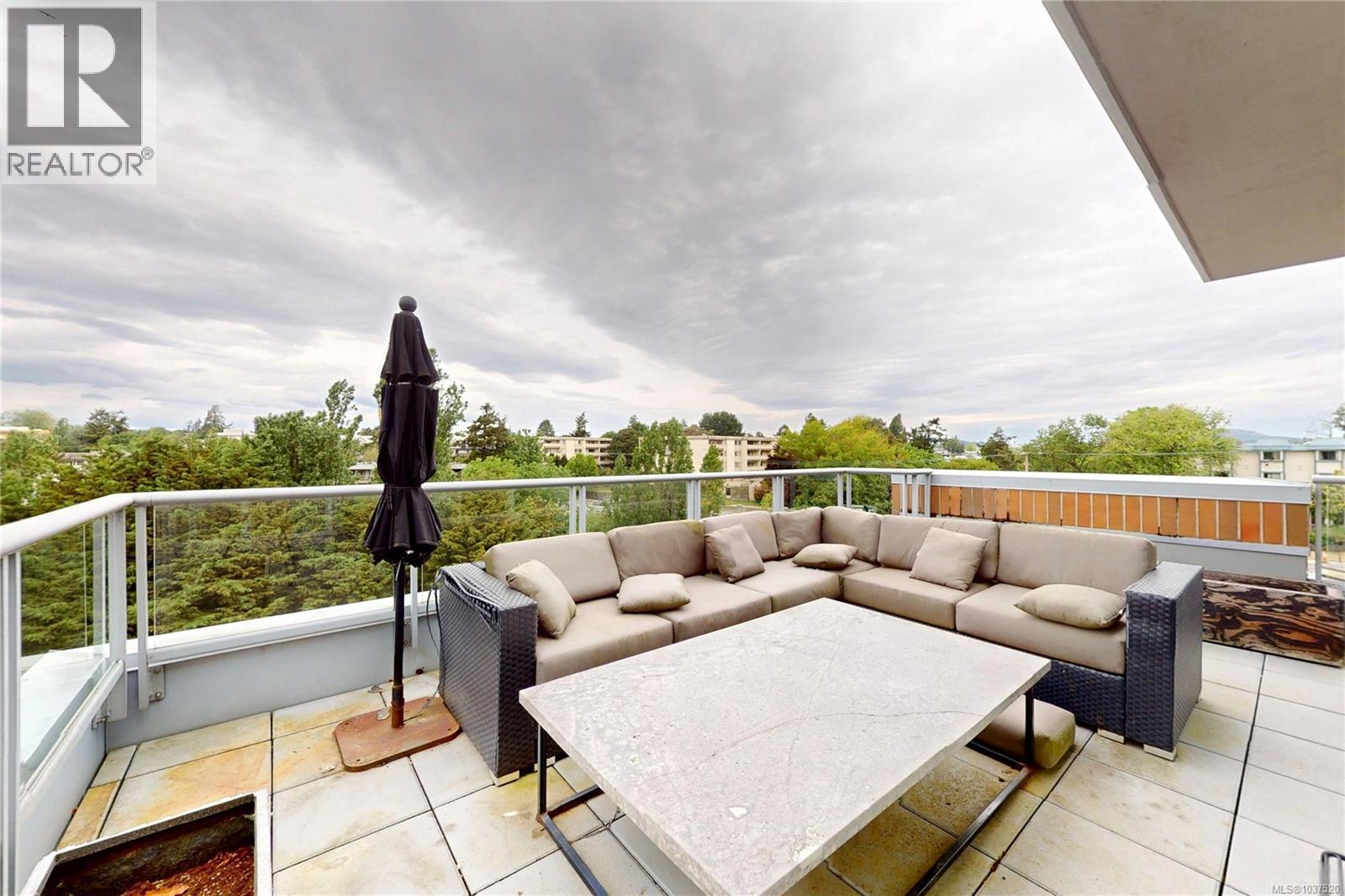 #PH2 365 Waterfront Cres - 31