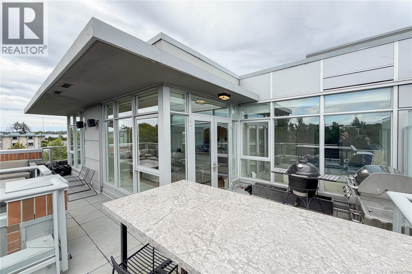 PH2 365 Waterfront Crescent, Victoria
