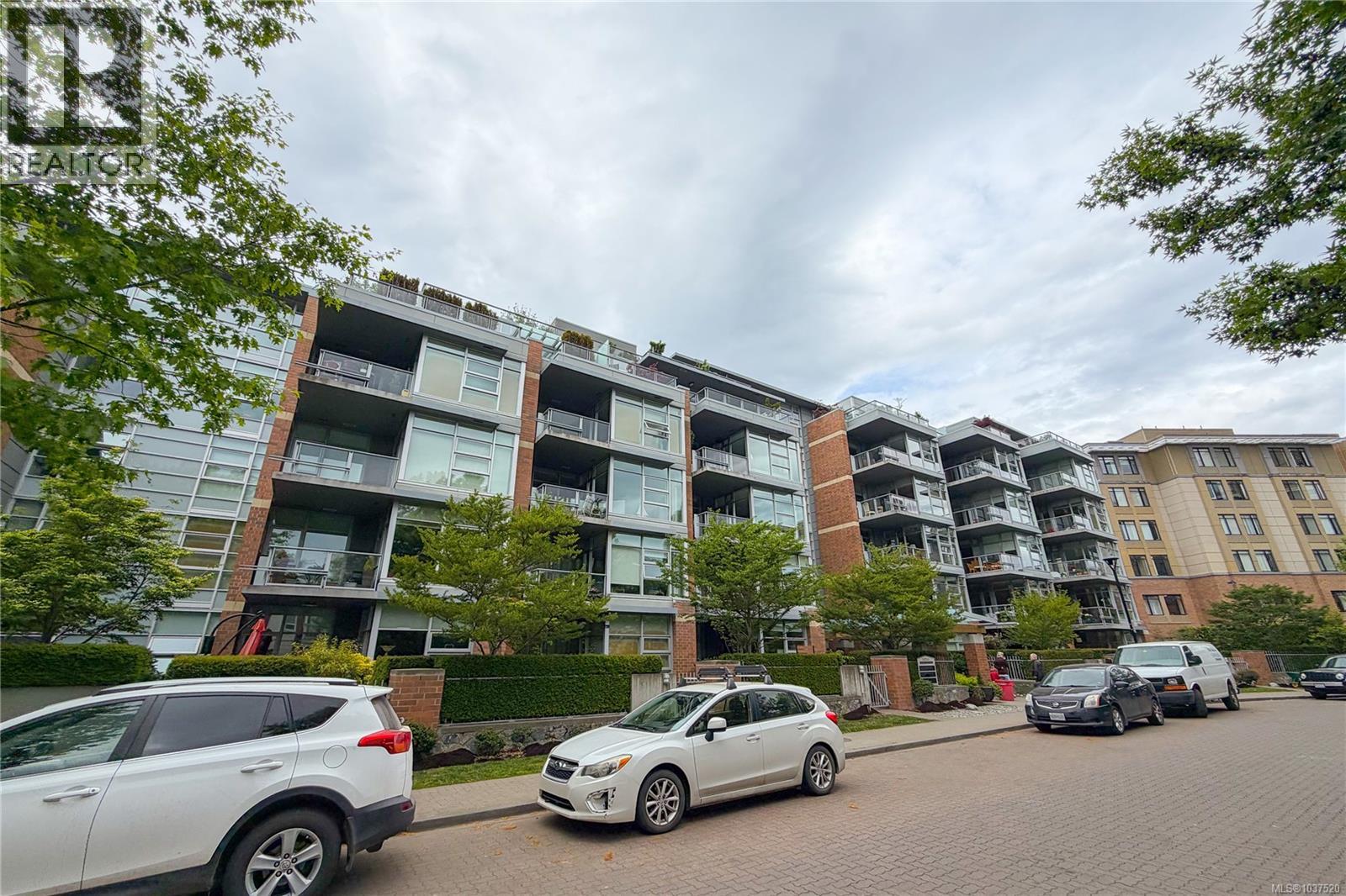 #PH2 365 Waterfront Cres - 55