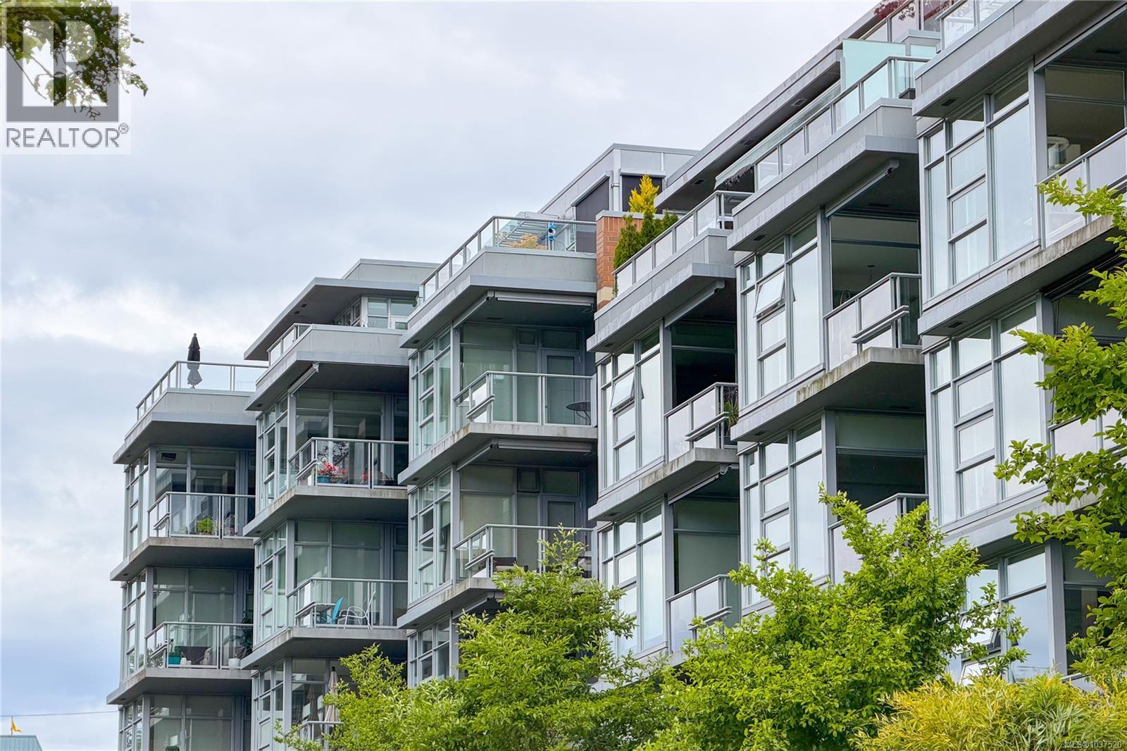 PH2 365 Waterfront Crescent, Victoria