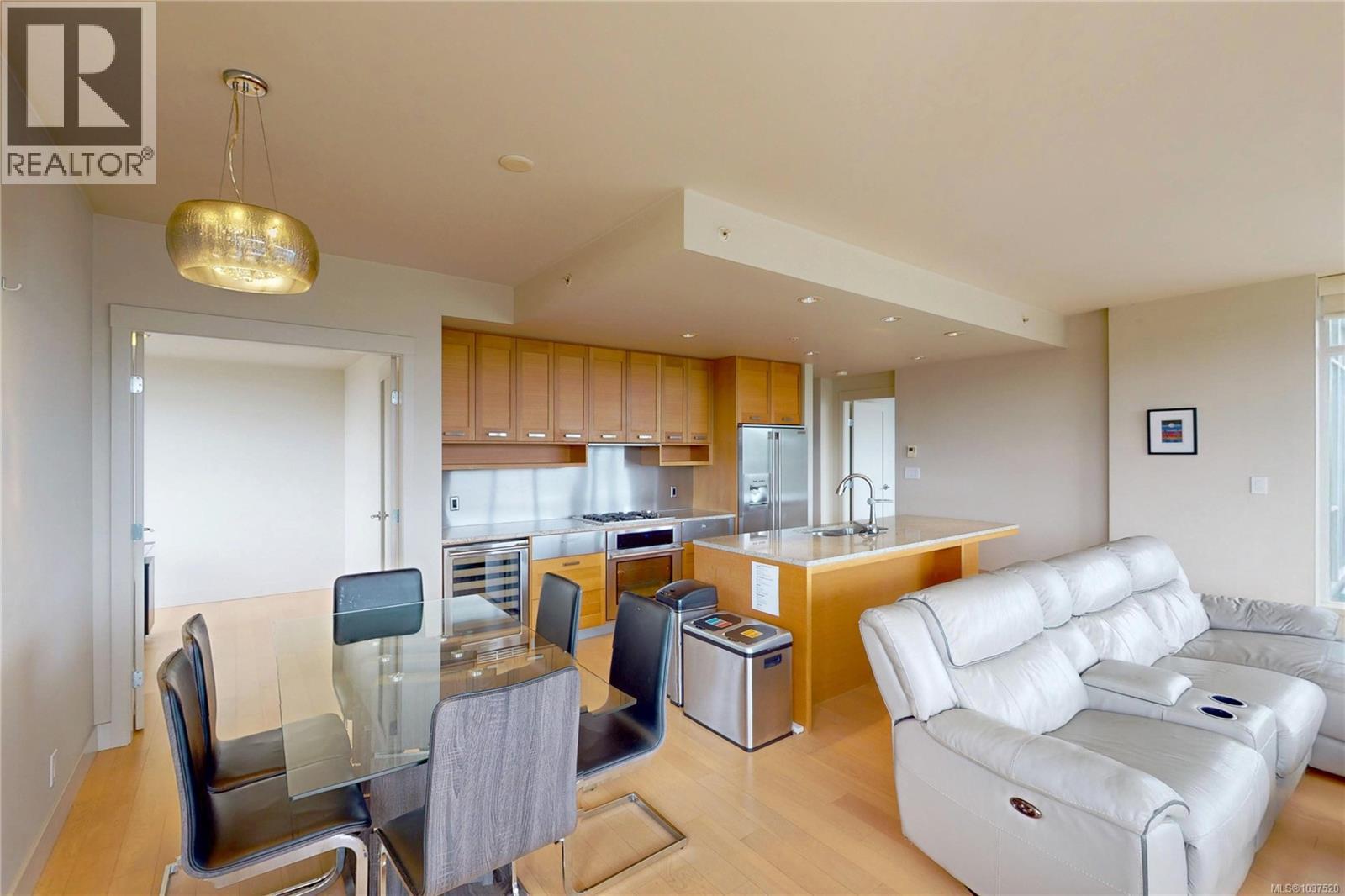 #PH2 365 Waterfront Cres - 9