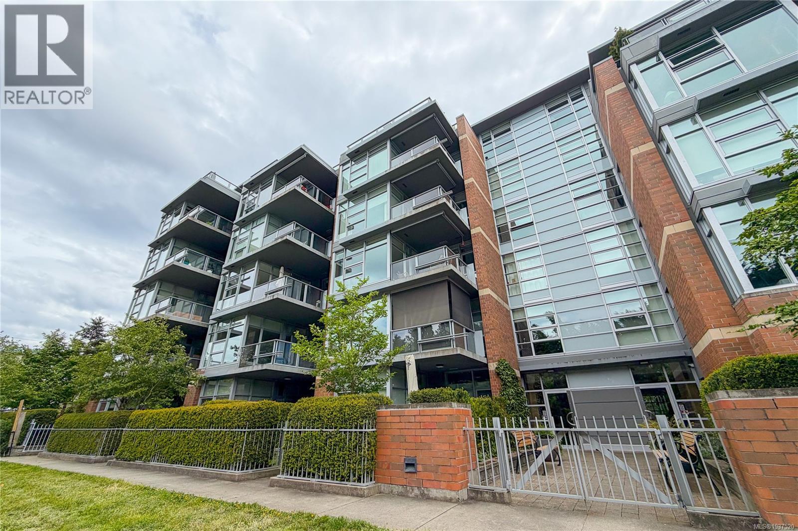 PH2 365 Waterfront Crescent, Victoria