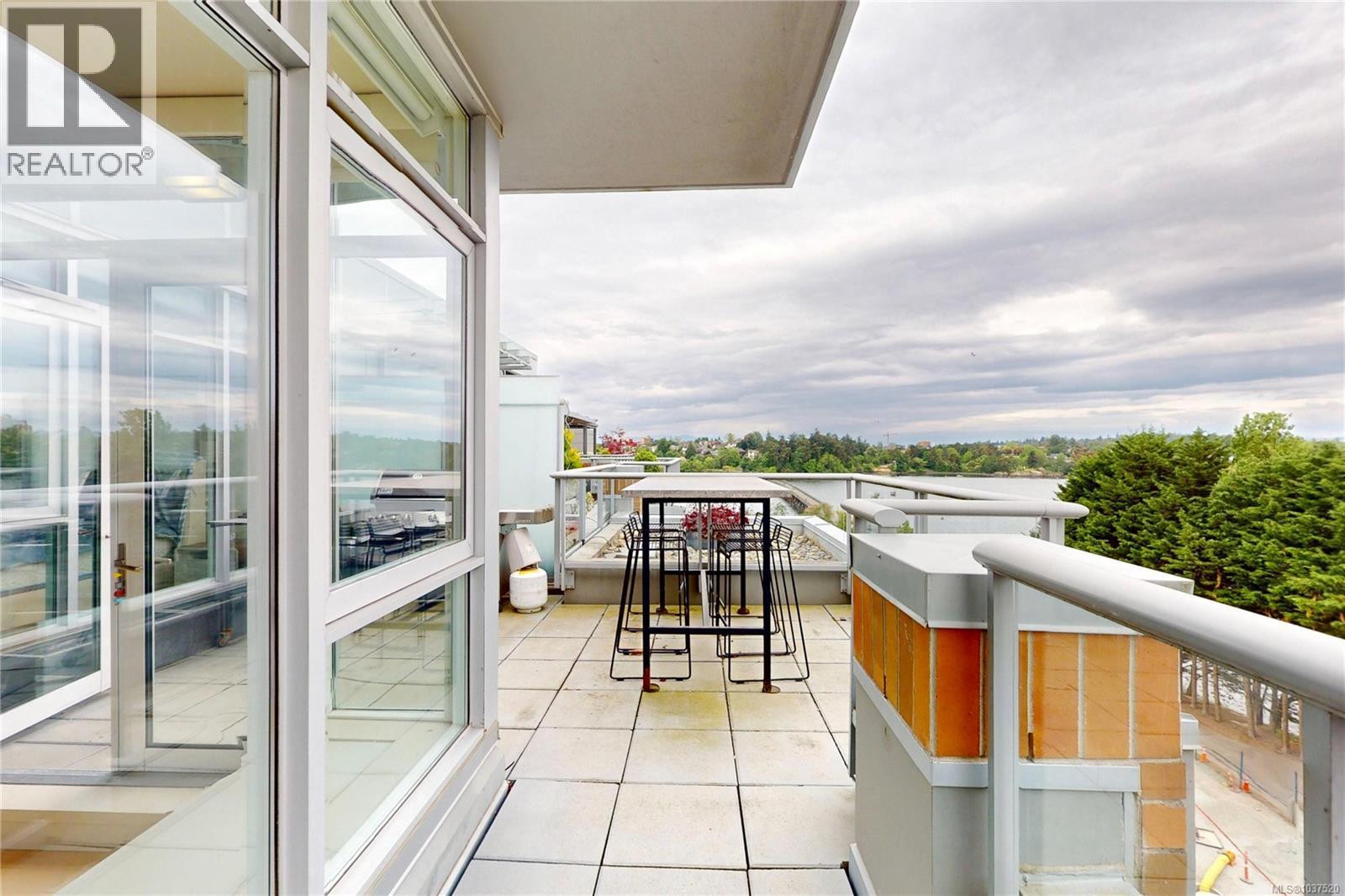 PH2 365 Waterfront Crescent, Victoria