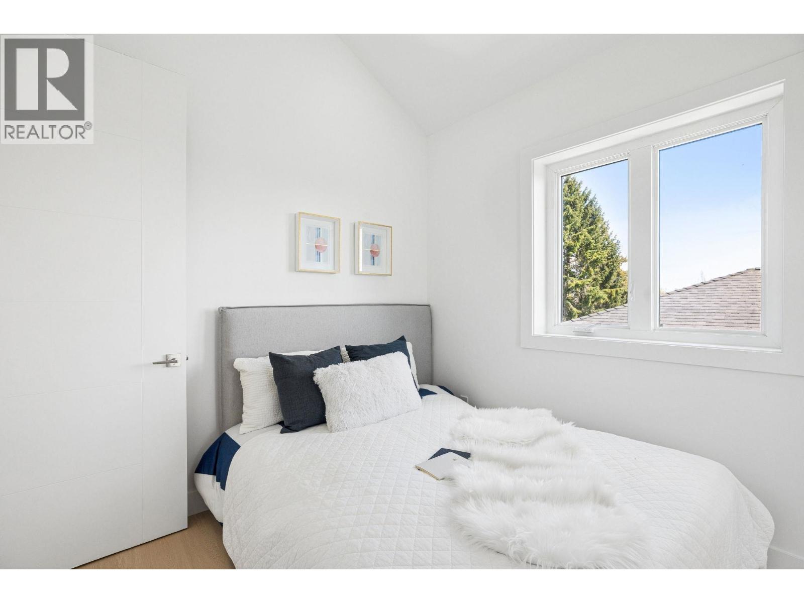 House in Vancouver - Image 33