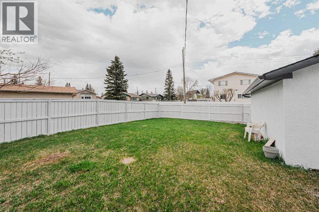 176 Huntchester Crescent NE - 46
