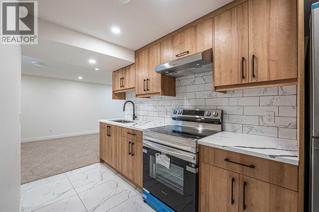 176 Huntchester Crescent NE - 28