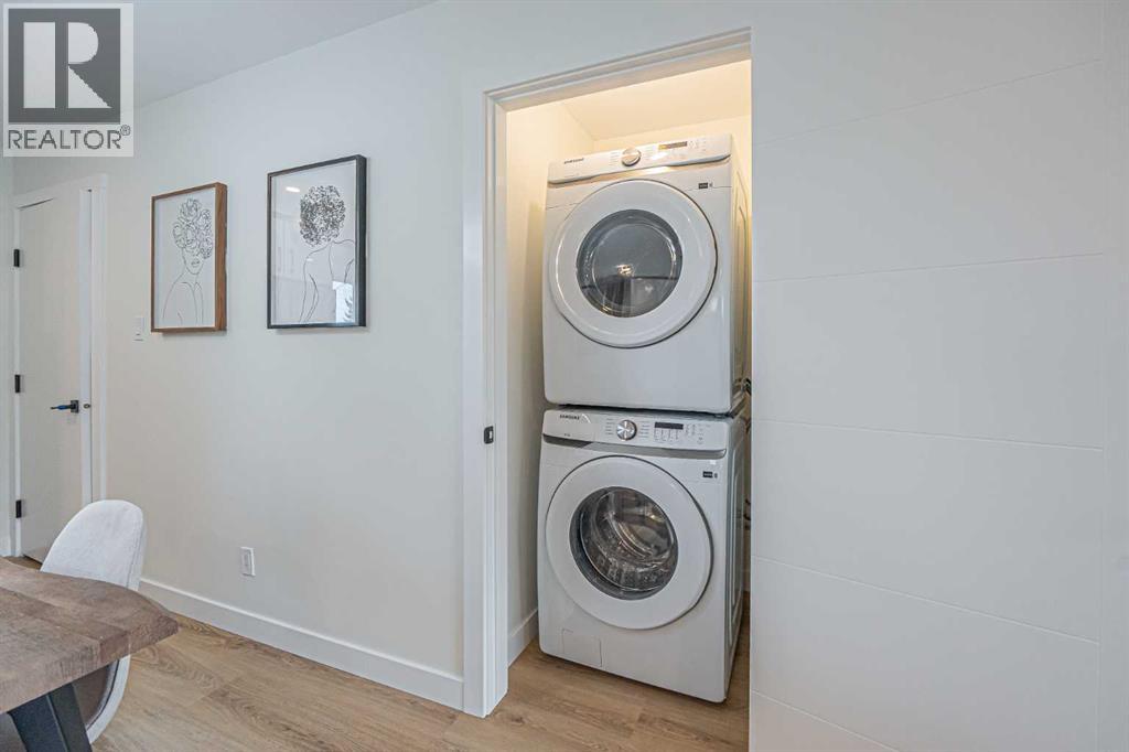 176 Huntchester Crescent NE - 17