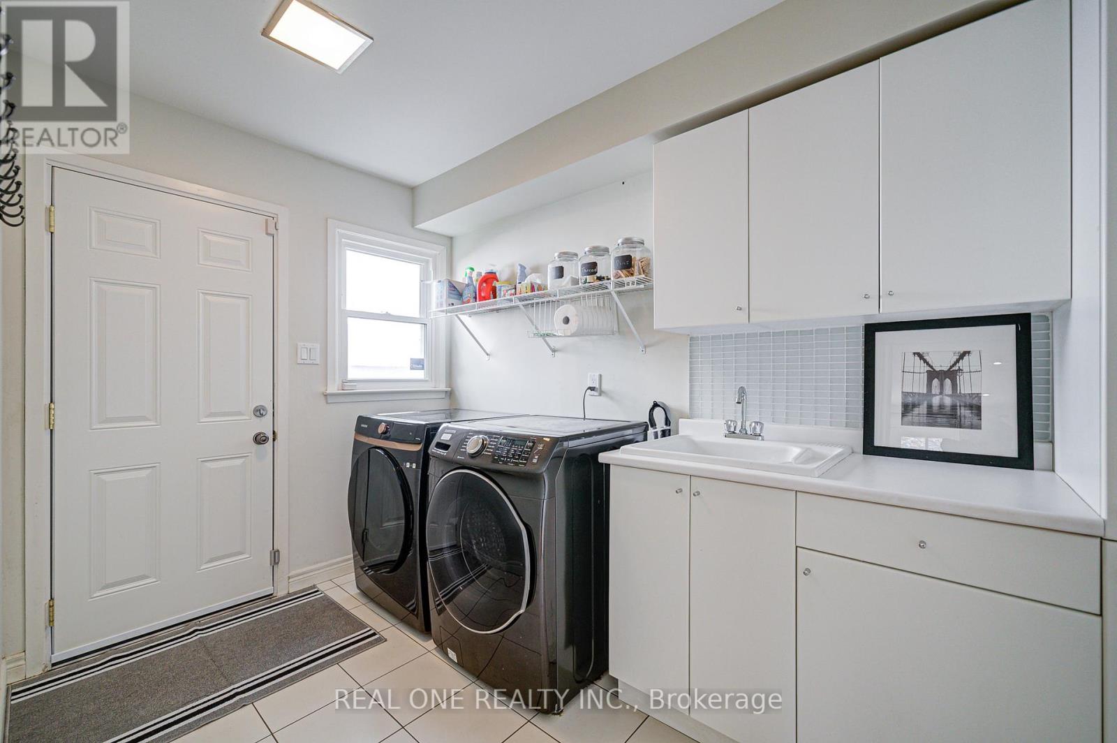 21 ALCAINE COURT - 21