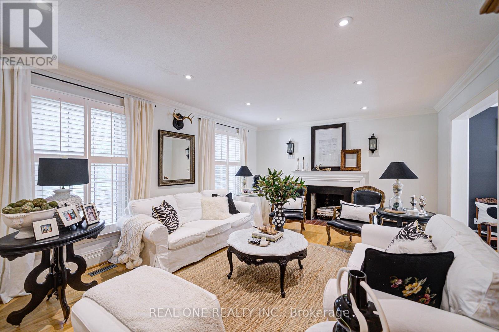 21 ALCAINE COURT - 6