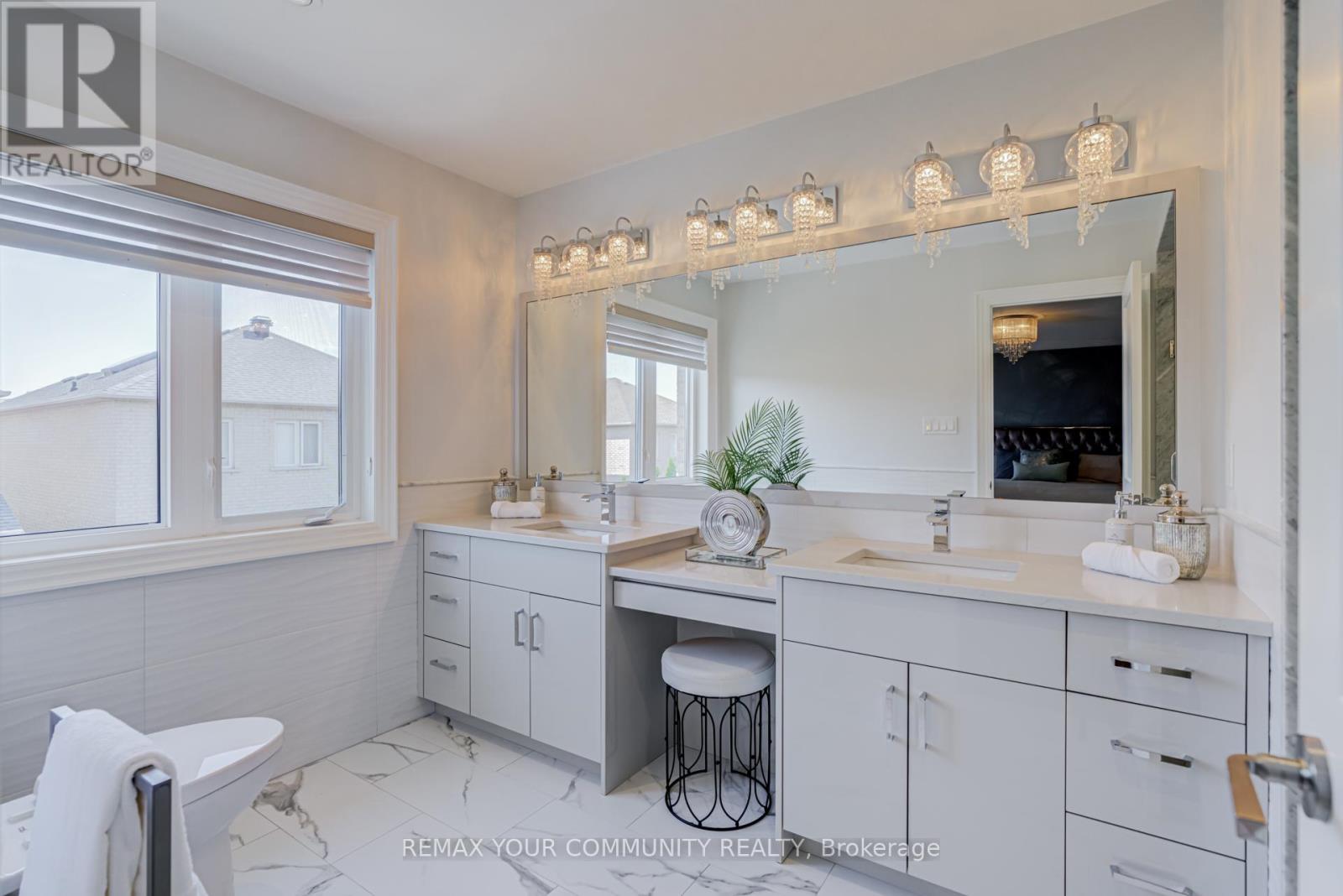 21 AMPARO DRIVE - 14