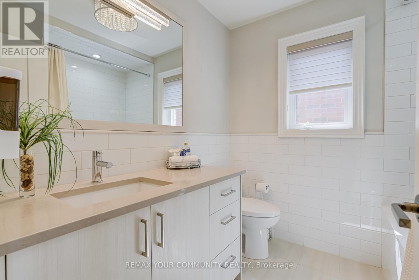 21 AMPARO DRIVE - 20
