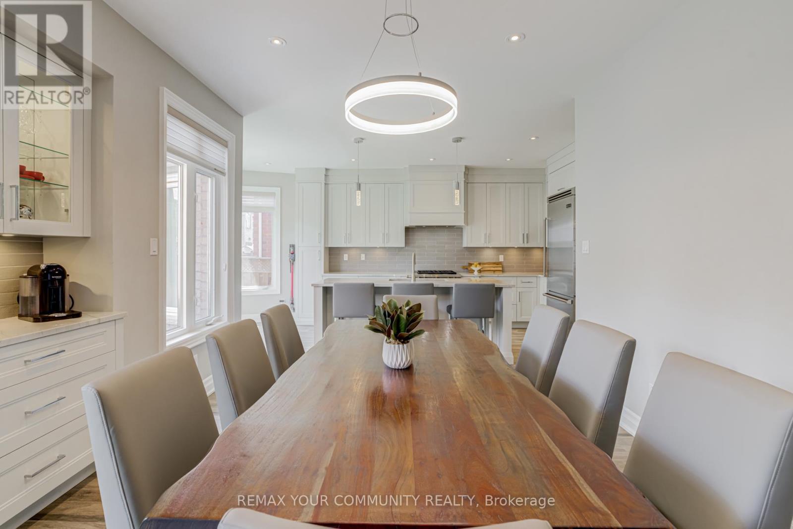 21 AMPARO DRIVE - 9
