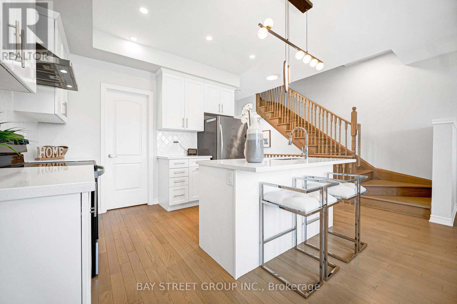 9712 KENNEDY ROAD - 9