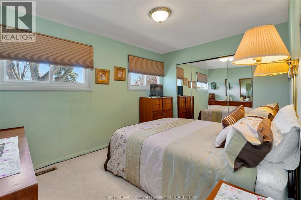 1640 ST. GABRIEL - 14