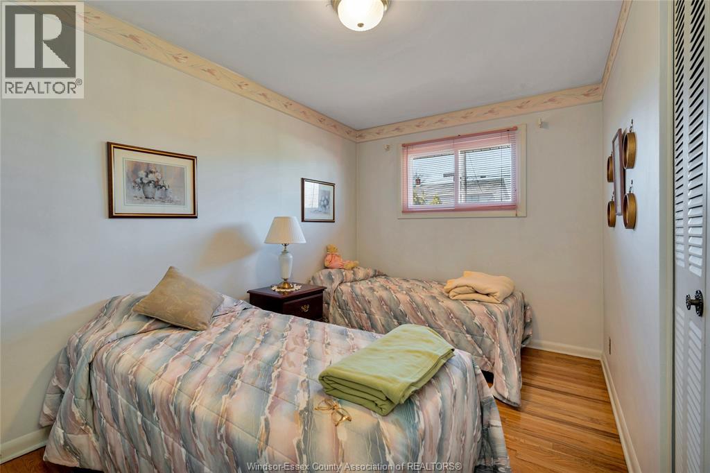 1640 ST. GABRIEL - 16