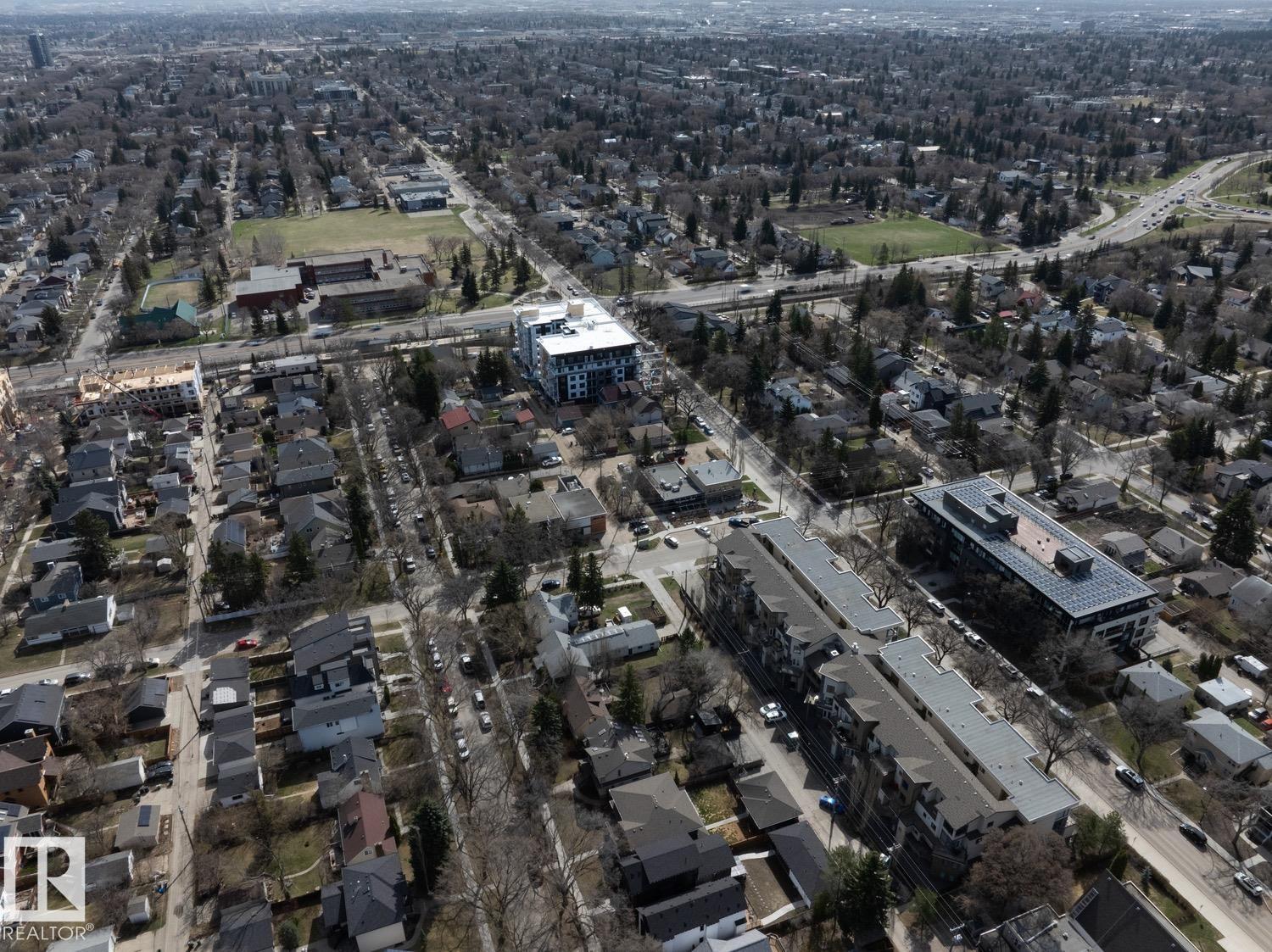#16 11518 76 AV NW - 35