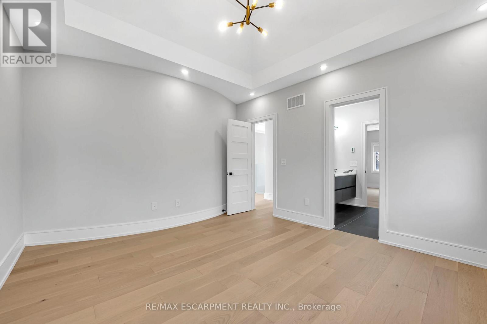 221 MORDEN ROAD - 37