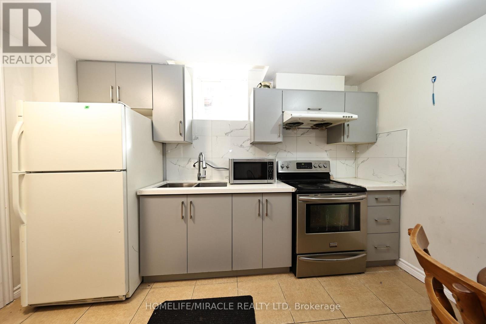 35 KIRK DRIVE - 32