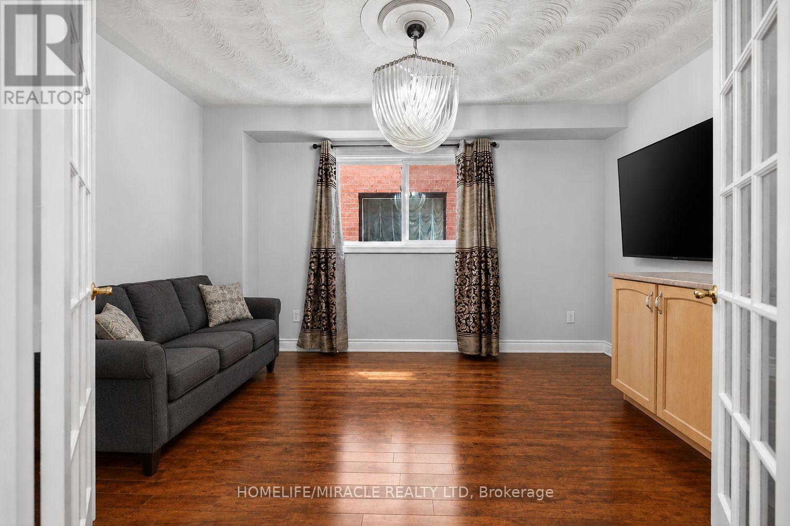 35 KIRK DRIVE - 8