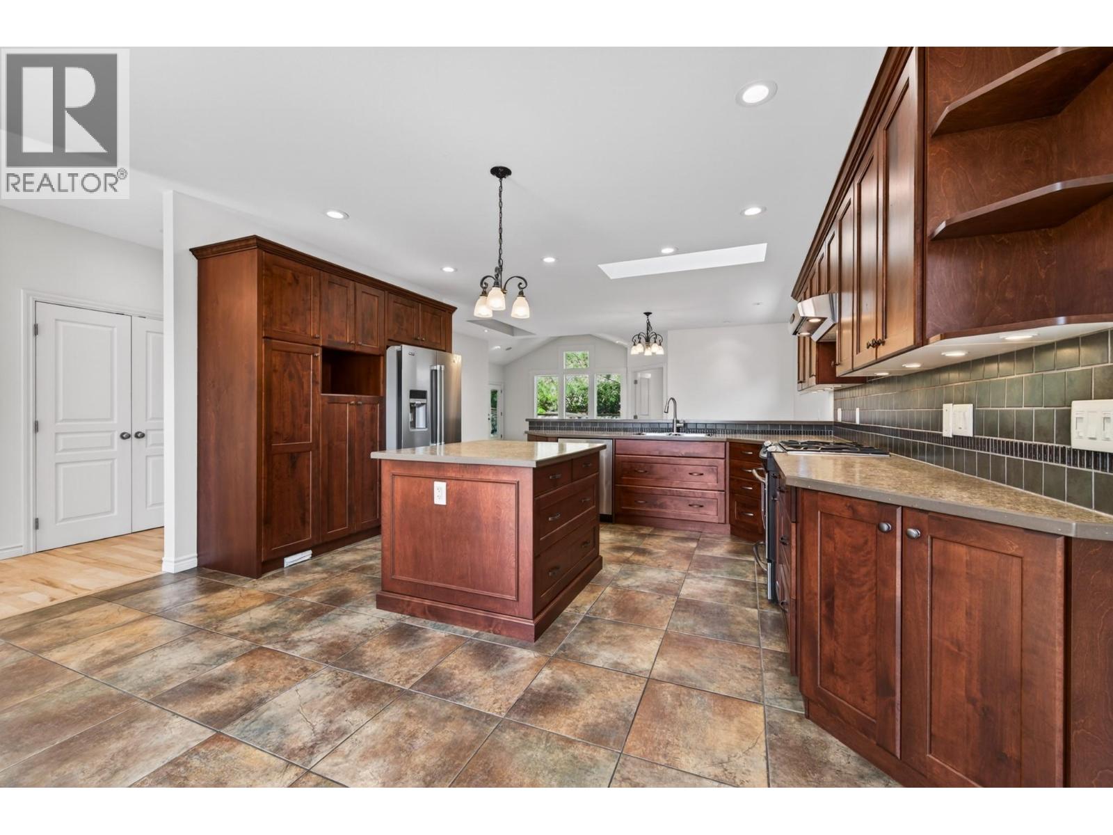 606 Stoneridge Lane - 6