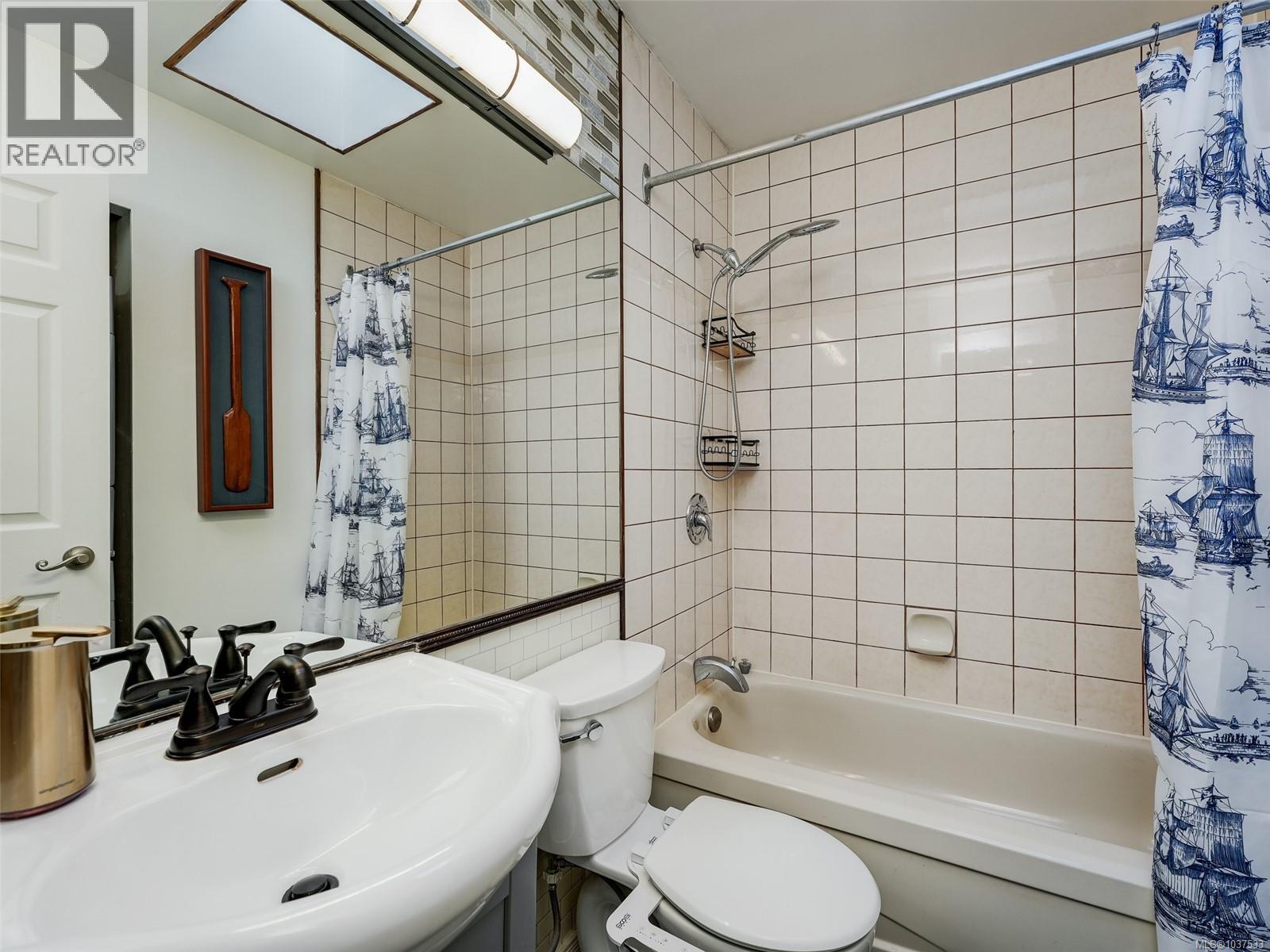 403 2647 Graham Street, Victoria