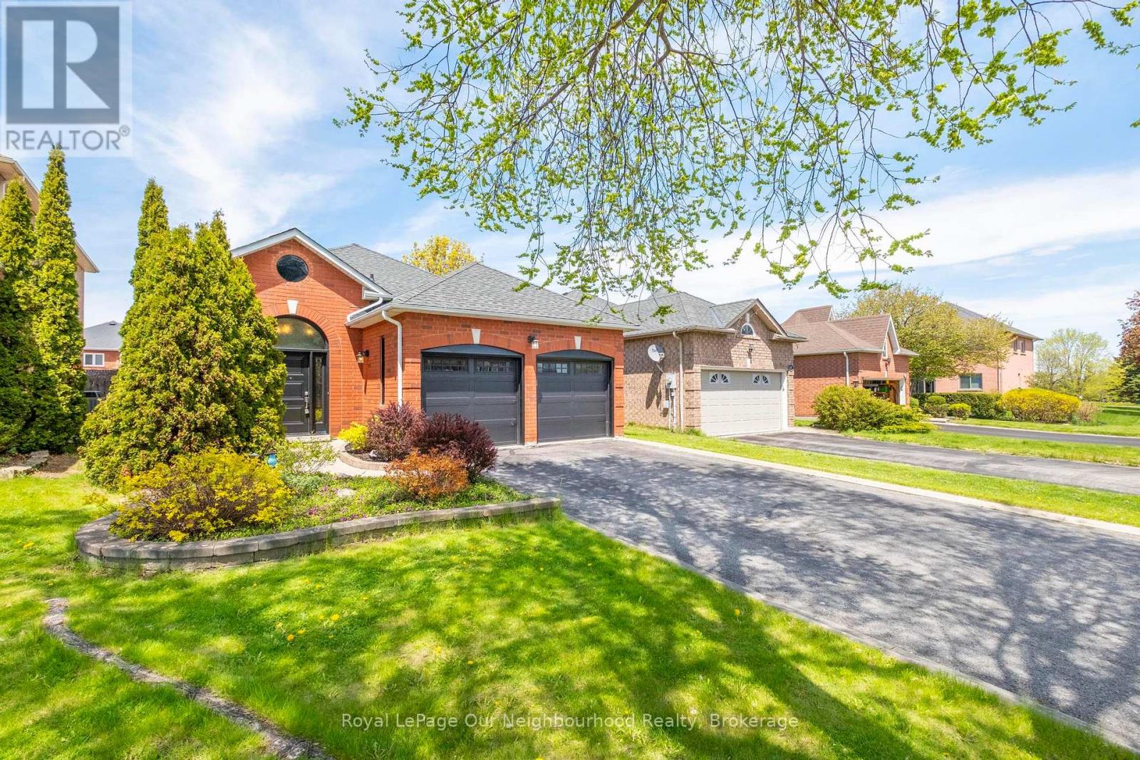 105 PARNELL CRESCENT - 2