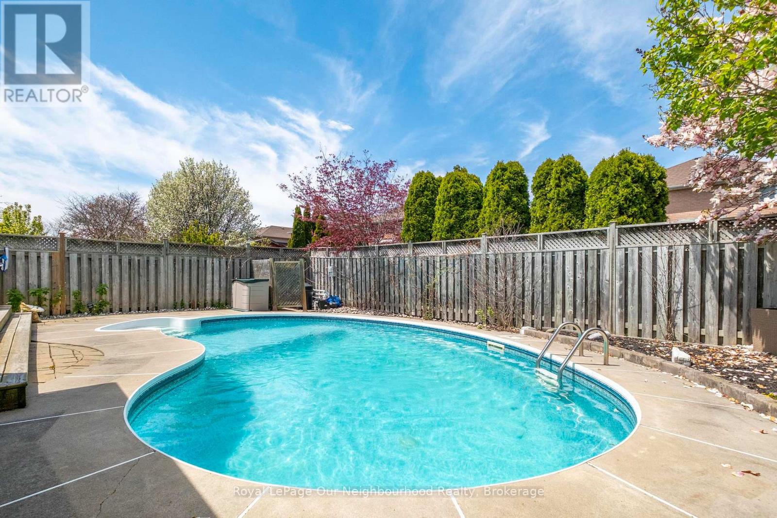 105 PARNELL CRESCENT - 36