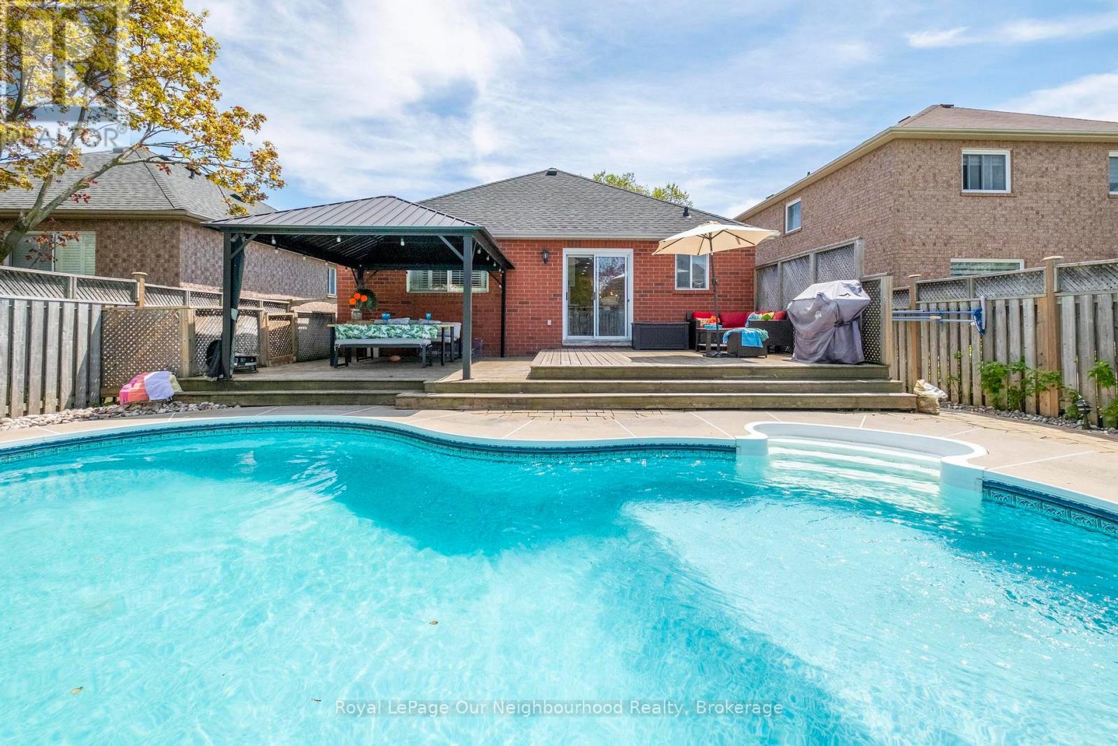 105 PARNELL CRESCENT - 39