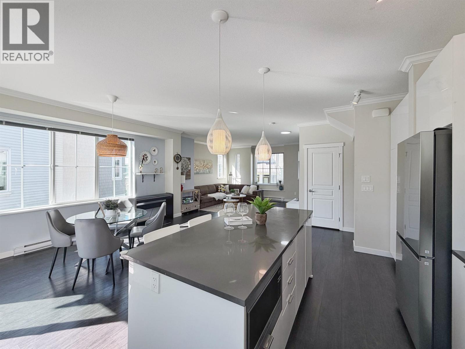 121 5550 ADMIRAL WAY, Ladner