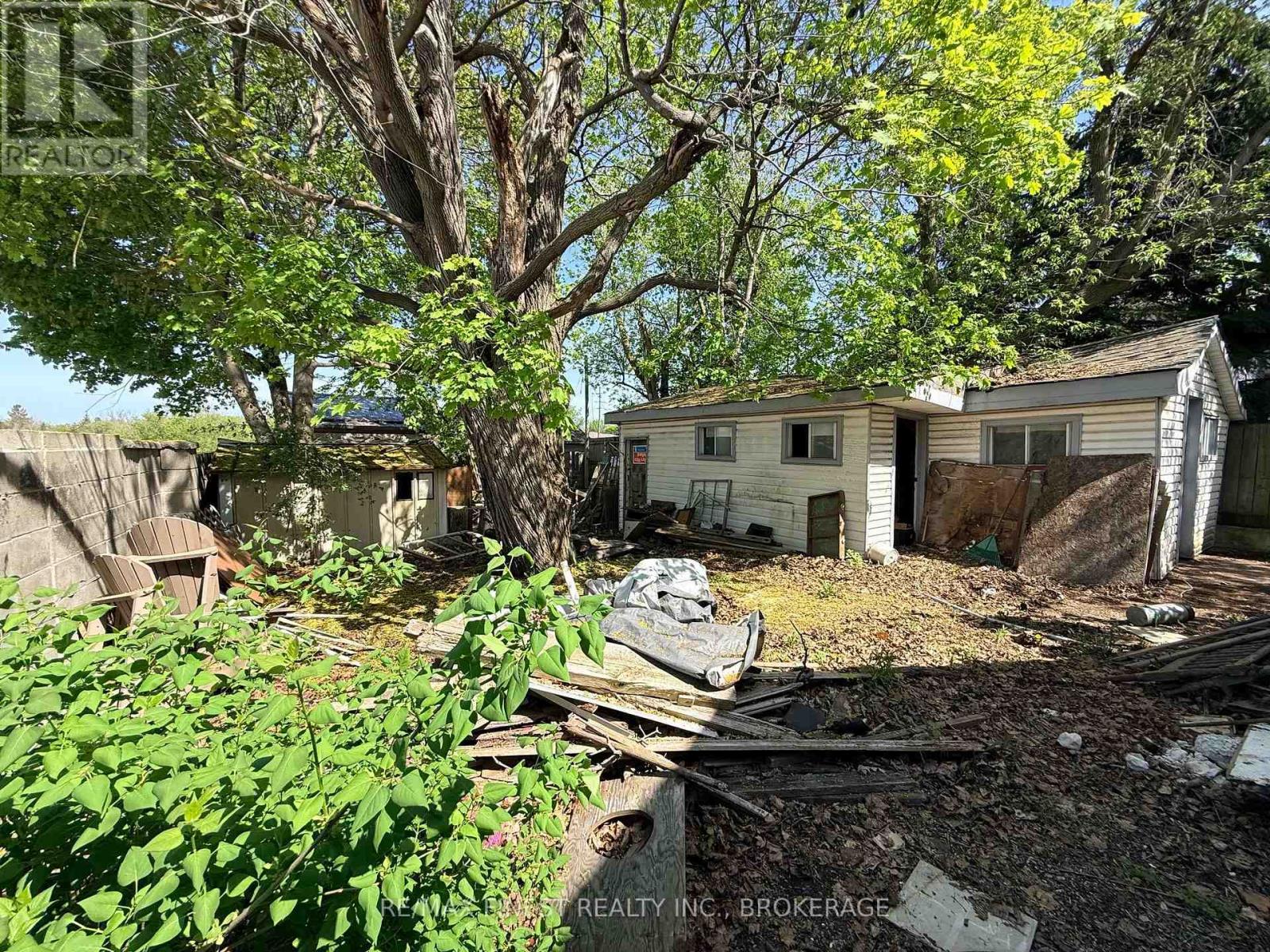 951 DIVISION STREET - 4
