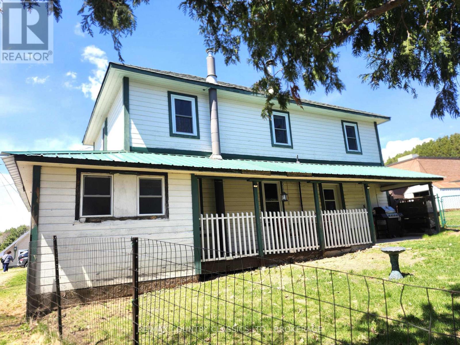 11 CENTRAL STREET S - 1