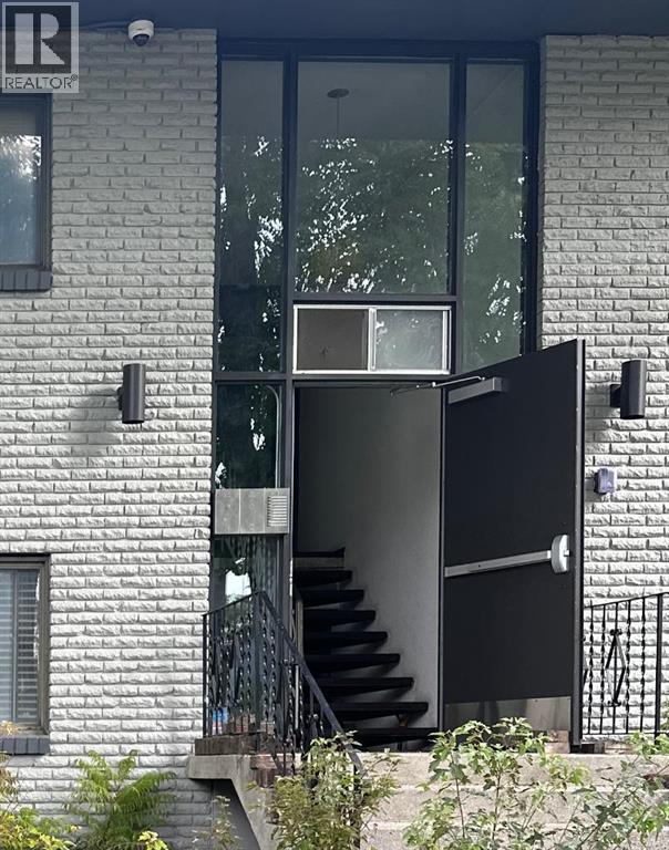 120 29 Avenue NW - 4