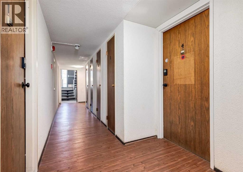 120 29 Avenue NW - 8