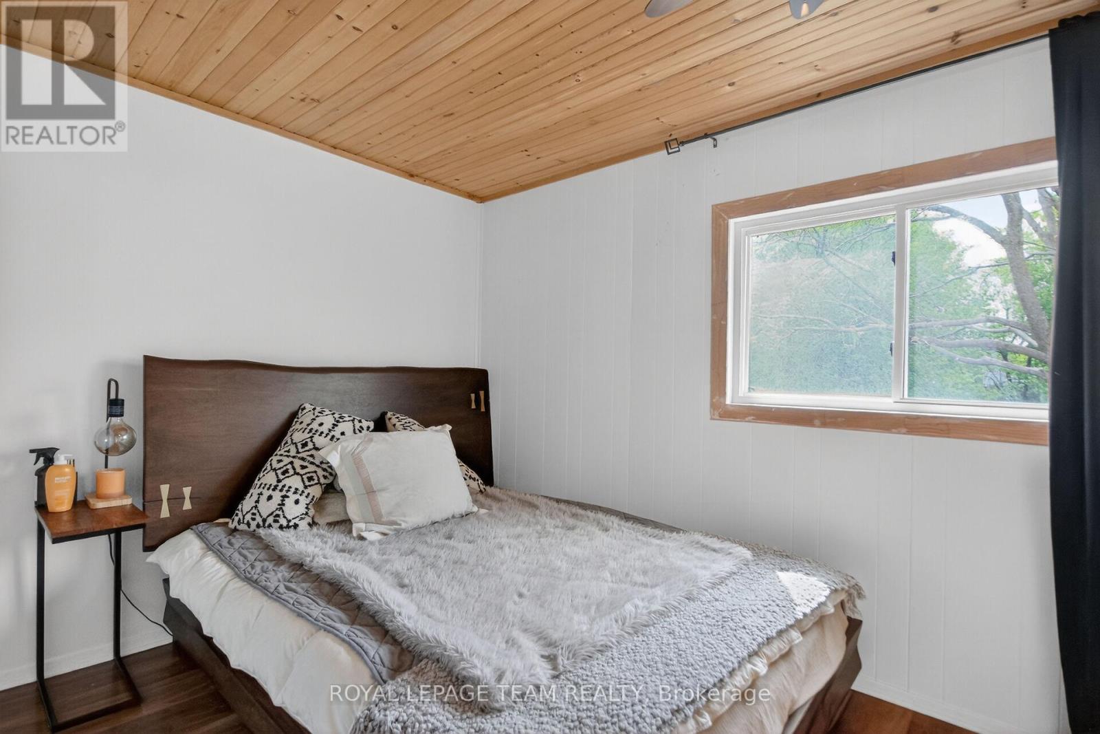 5518 OSGOODE MAIN STREET - 18