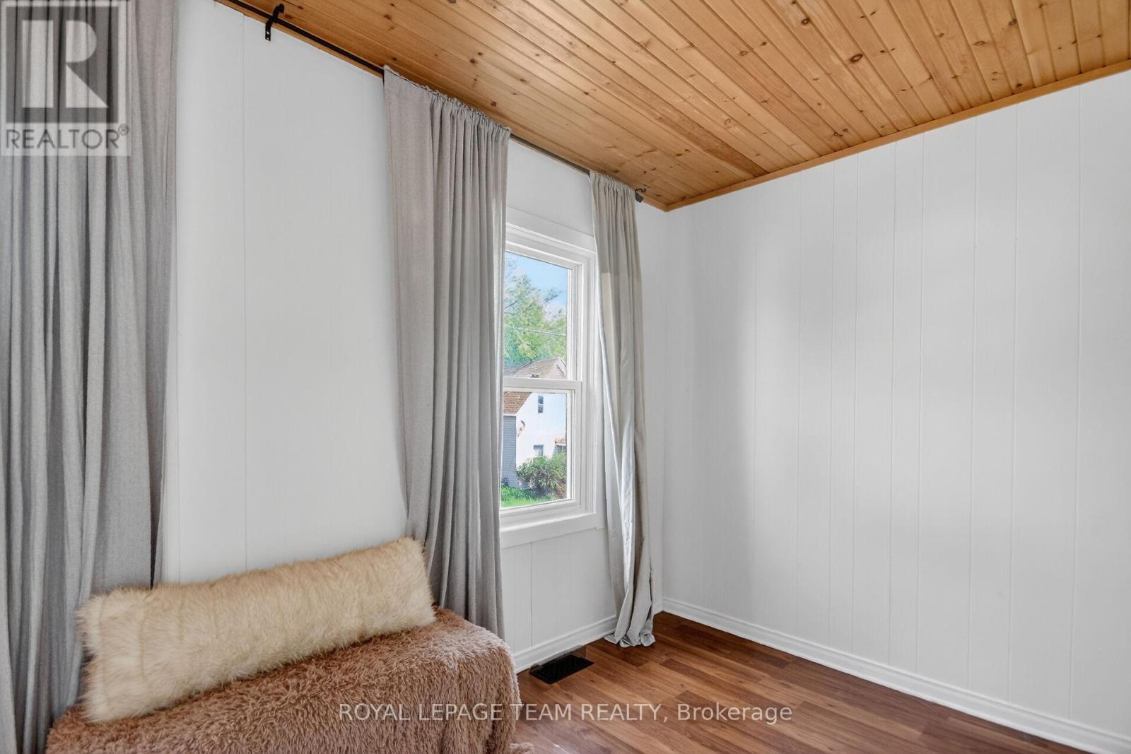 5518 OSGOODE MAIN STREET - 21