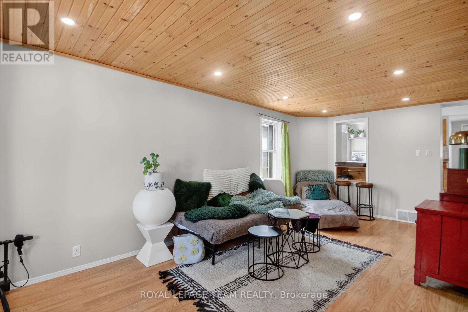 5518 OSGOODE MAIN STREET - 7