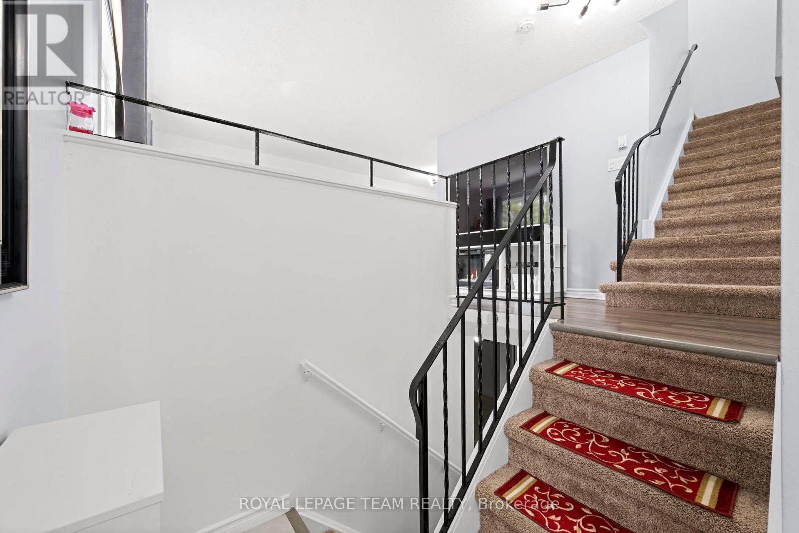3 Bed, 2 Bath House for Sale in Ottawa – 41C FORESTER CRESCENT, Ottawa – MLS# X13151758 - Image 9
