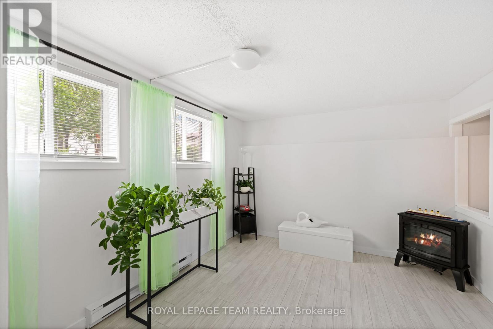 3 Bed, 2 Bath House for Sale in Ottawa – 41C FORESTER CRESCENT, Ottawa – MLS# X13151758 - Image 15