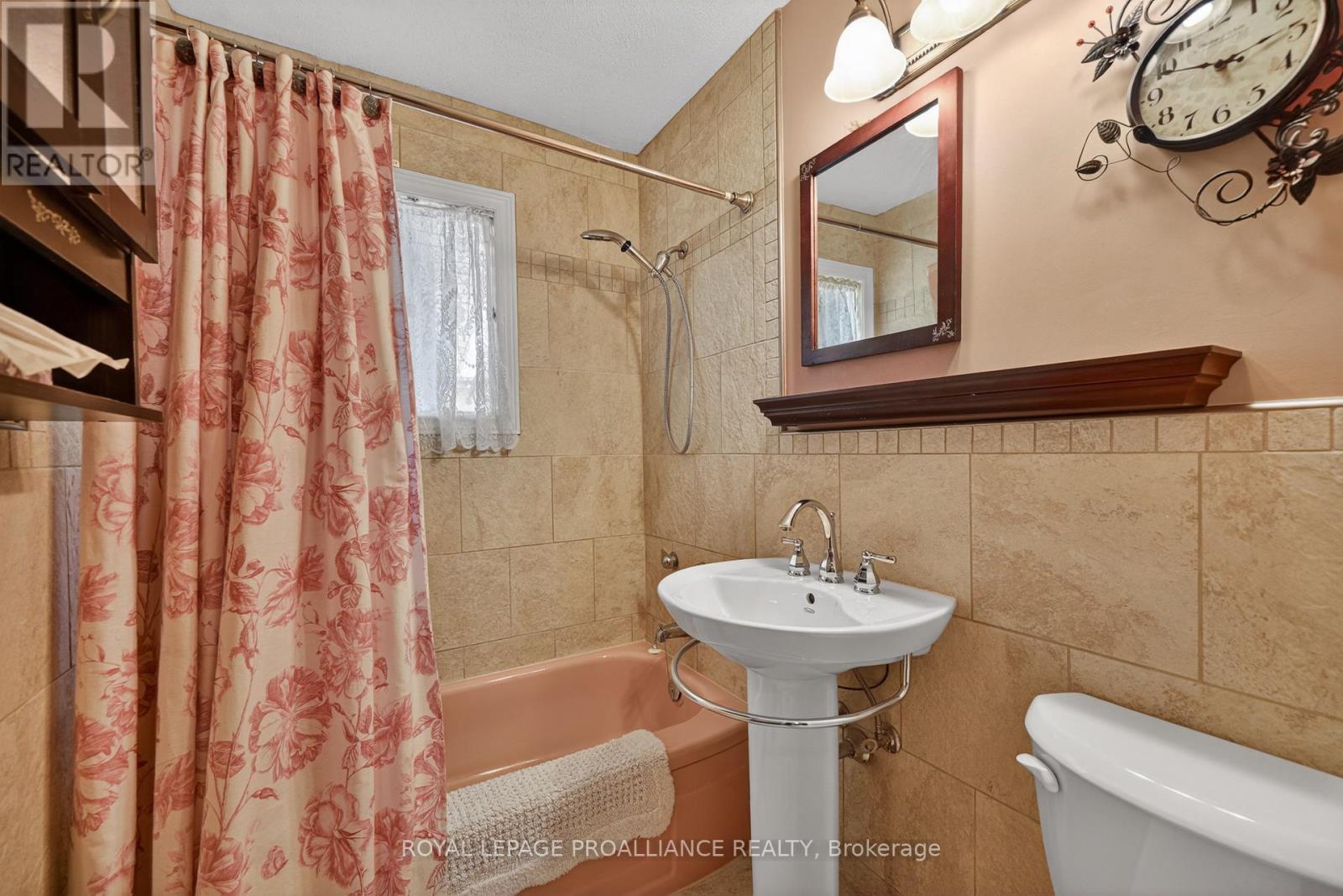 9 WINTERS COURT - 21