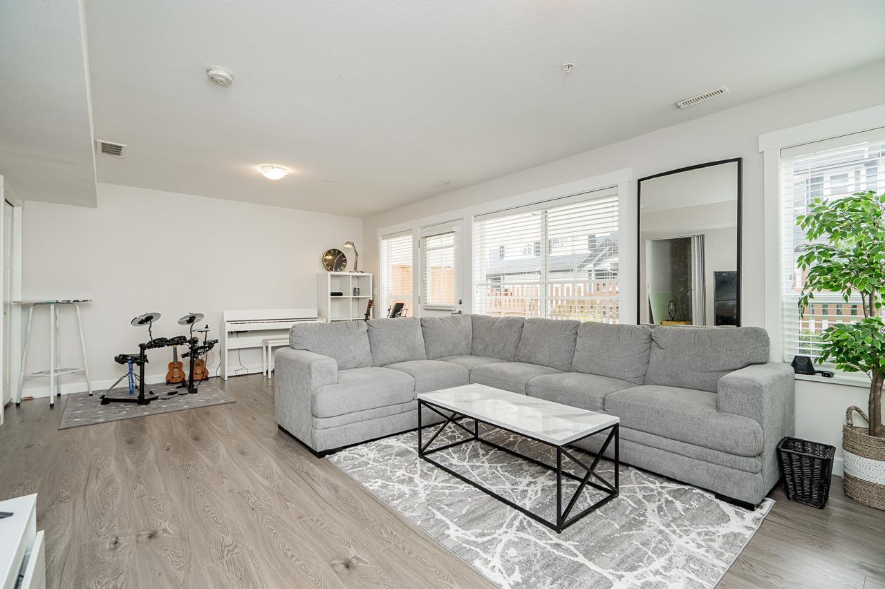 28 7157 210 STREET, Langley