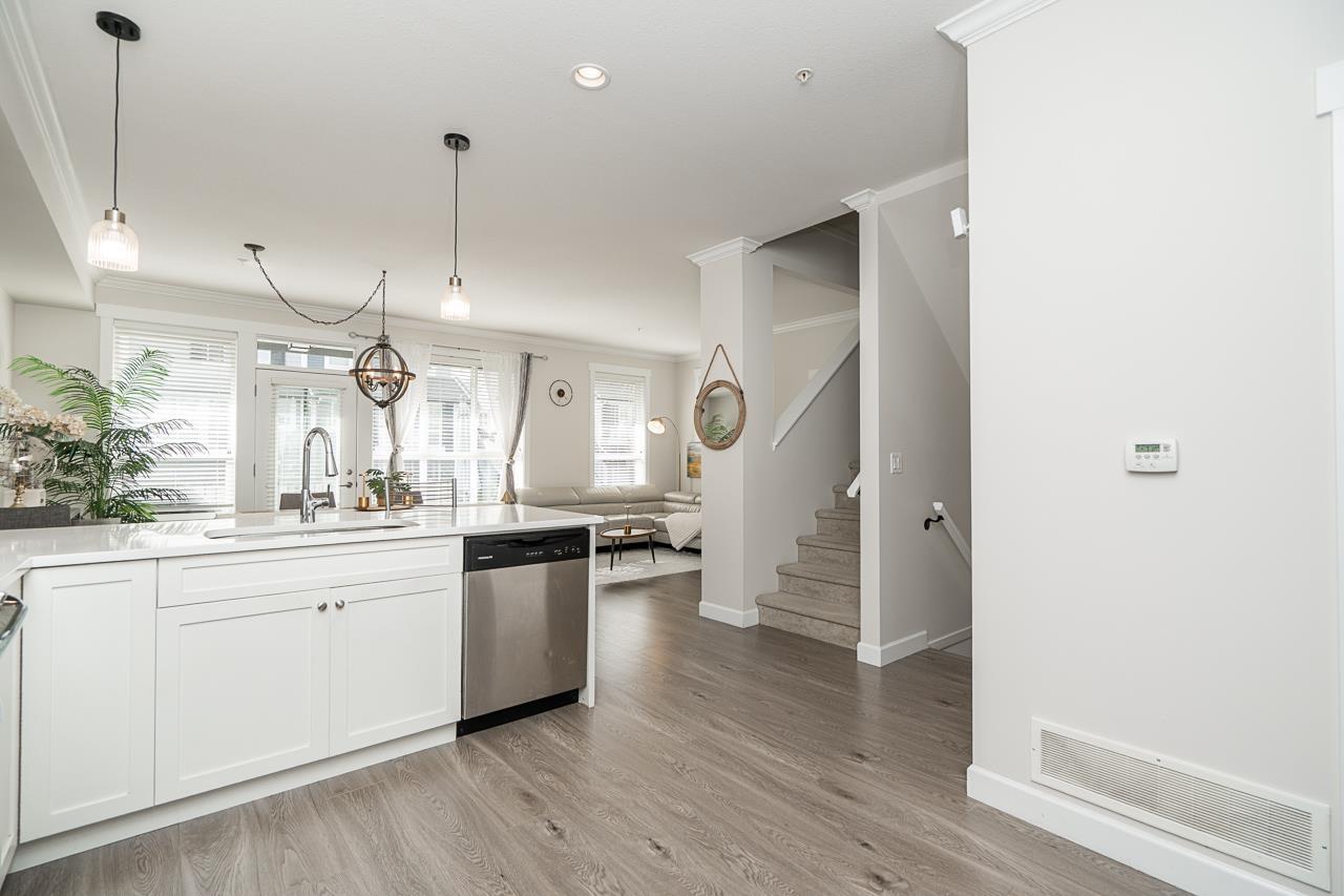 28 7157 210 STREET, Langley