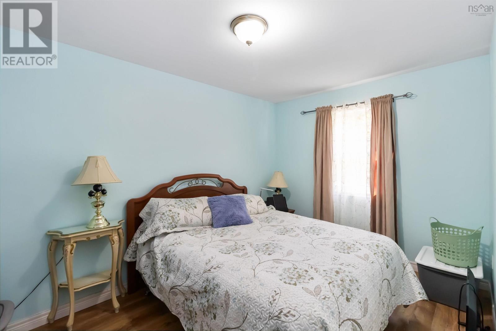 45 Grove Avenue - 16