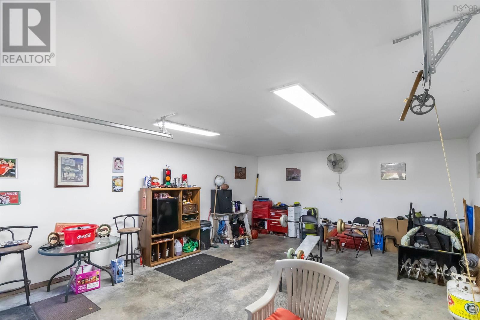 45 Grove Avenue - 30