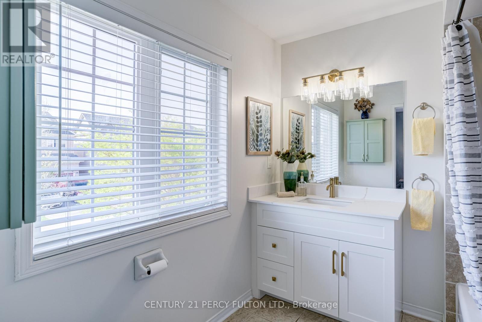 49 BETTINA PLACE - 22