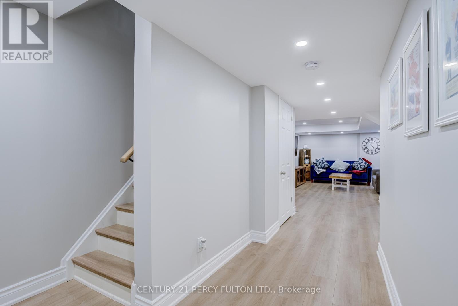 49 BETTINA PLACE - 33