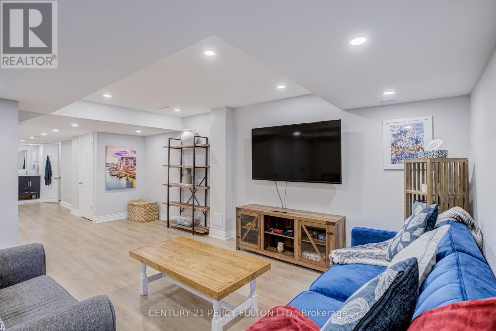 49 BETTINA PLACE - 36