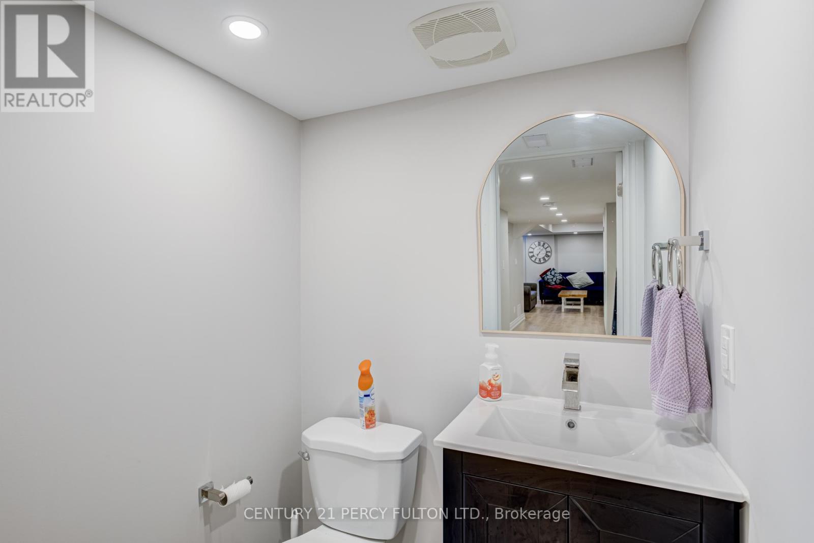 49 BETTINA PLACE - 37