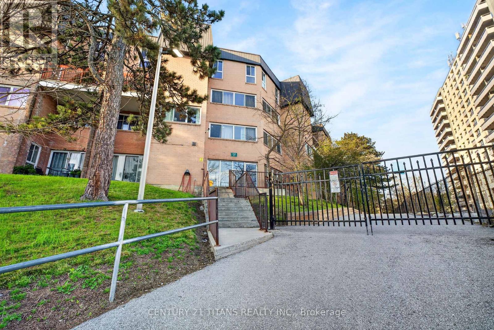 #1018 100 MORNELLE COURT - 26